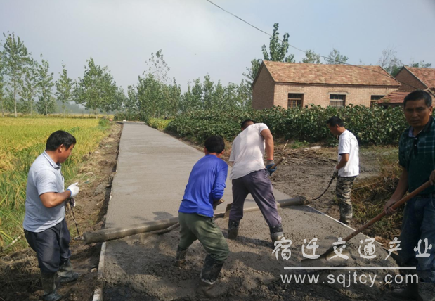 實施“精準扶貧” 推進貧困村道路建設(shè).png